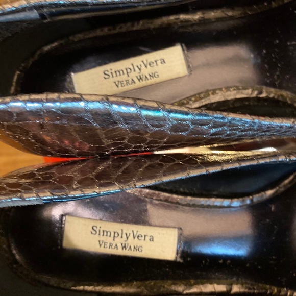 VERA WANG SIMPLY VERA metallic platform - Picture 3 of 5